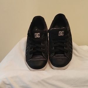 DC shoes